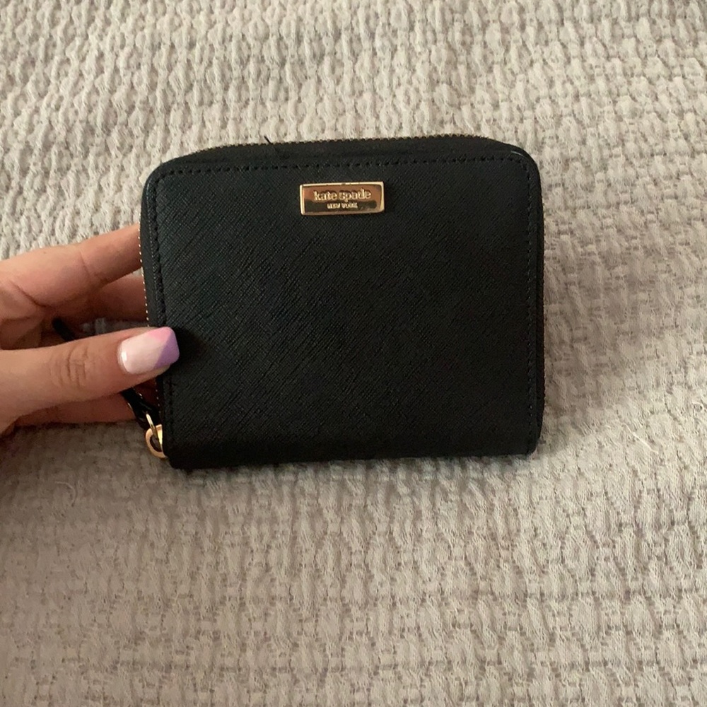Kate Spade Zip Wallet in Black